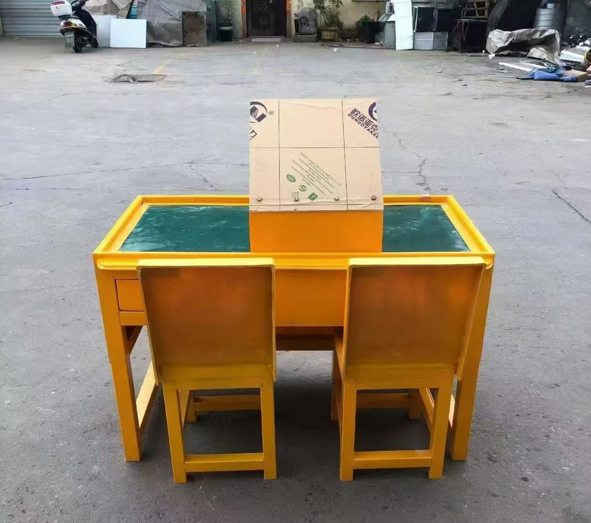 襄城防静电导通桌井下煤矿火工品发放桌：危险品流转的安全守护者